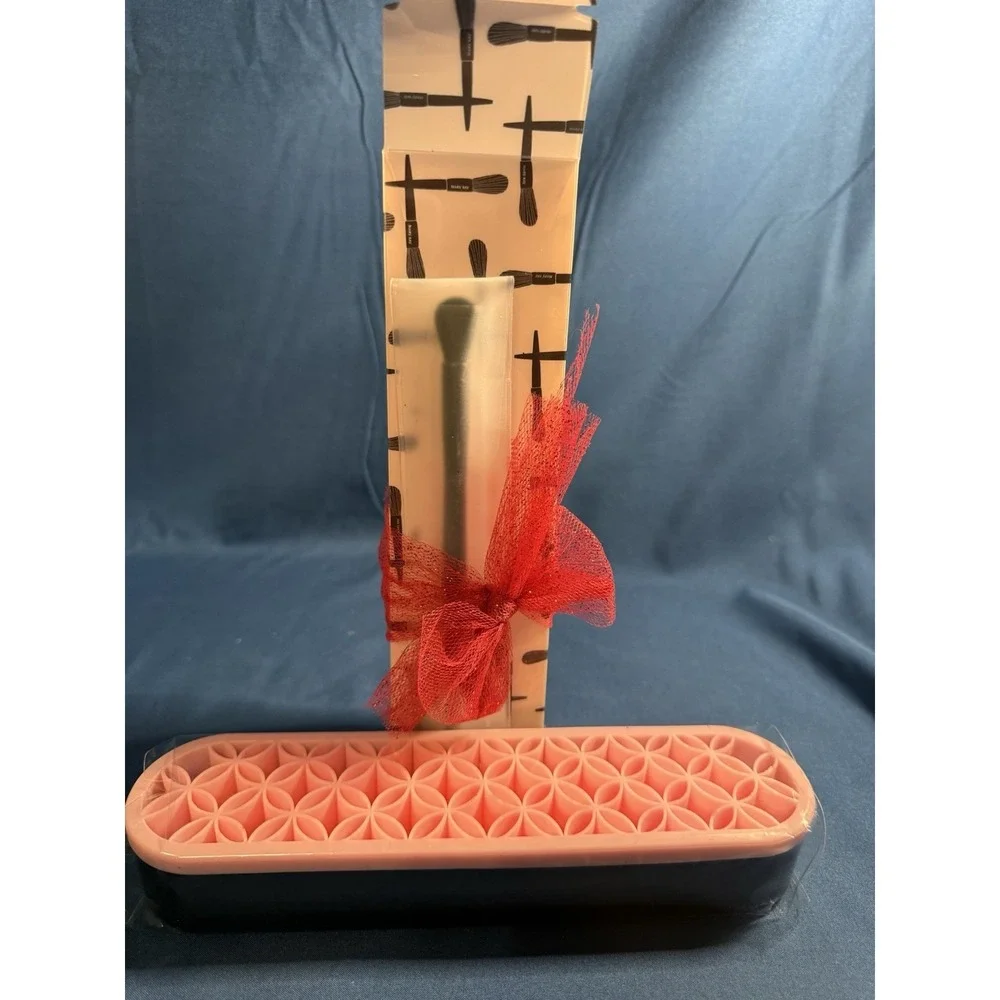 Mary Kay Limited Edition Makeup Brush Organizer - NIB - Discontinued Cosmetics